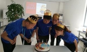 濃情家文化，恩情暖人心&mdash;&mdash;中岳店舉辦第三季度員工生日會(huì)